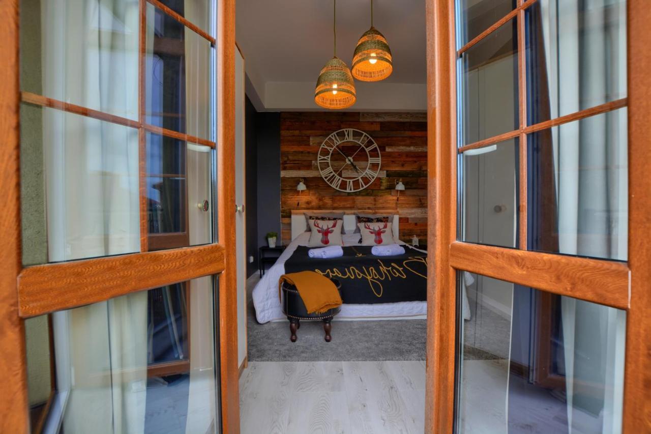Apartament Fajny Kat Ustrzyki Dolne Bagian luar foto