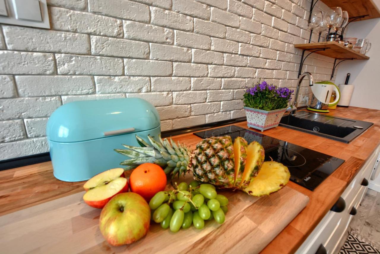 Apartament Fajny Kat Ustrzyki Dolne Bagian luar foto